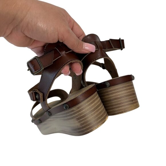 Blowfish Women 8.5 Brown Faux Leather Platform Sandal Adjustable Strap Studded - Picture 5 of 16